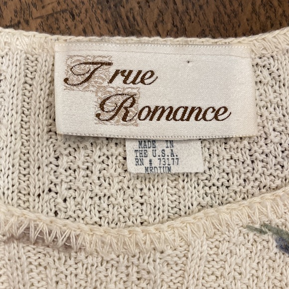 Women’s Sweater - Picture 3 of 4